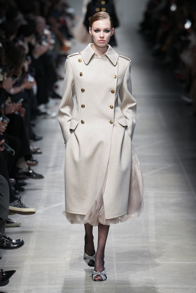 TRENCH LADY
