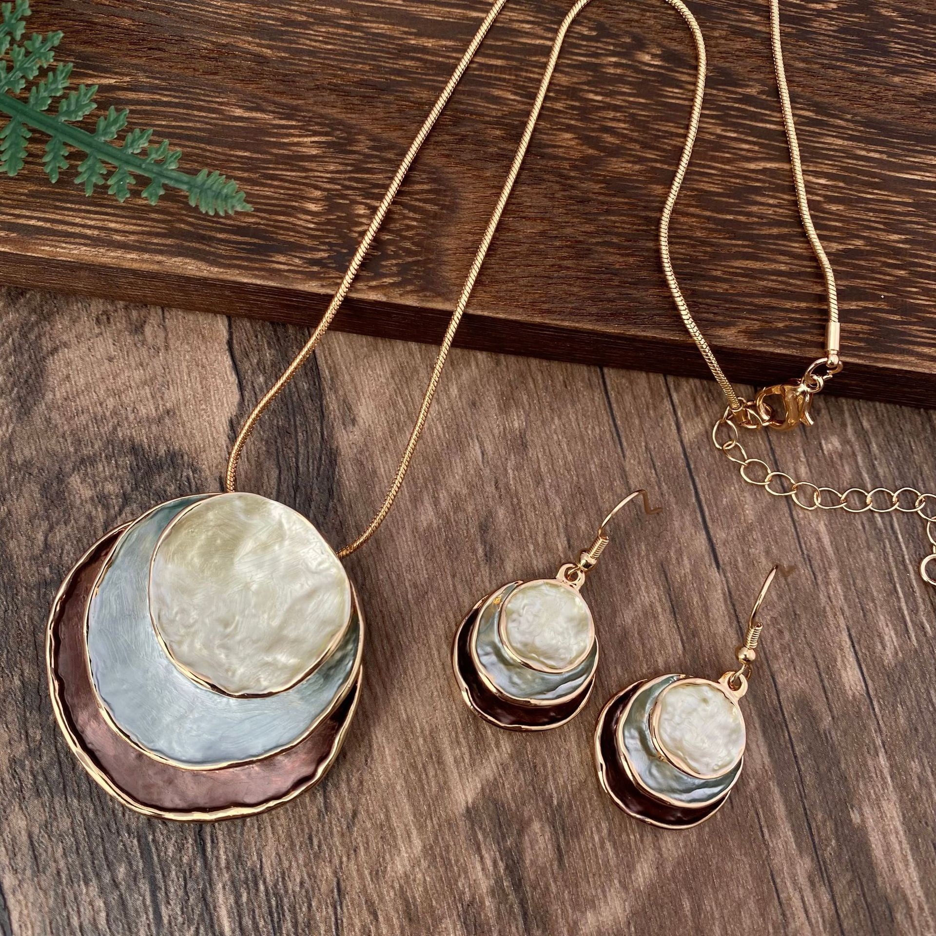 Orecchini e collana
