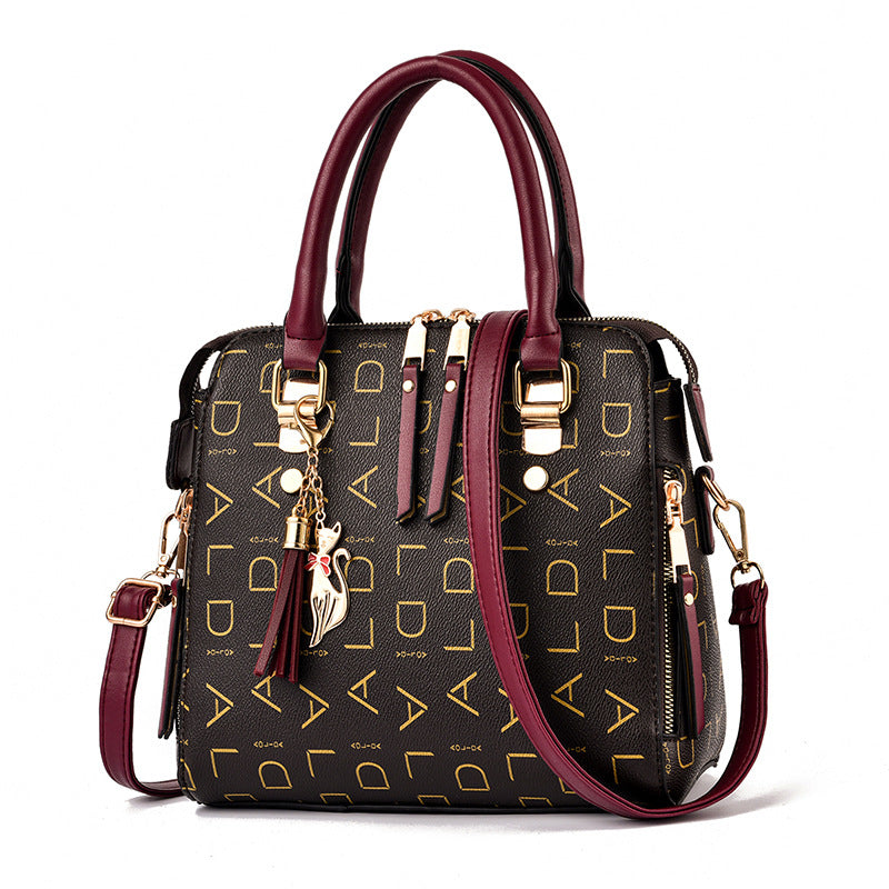 Borsa a tracolla con lettere alla moda