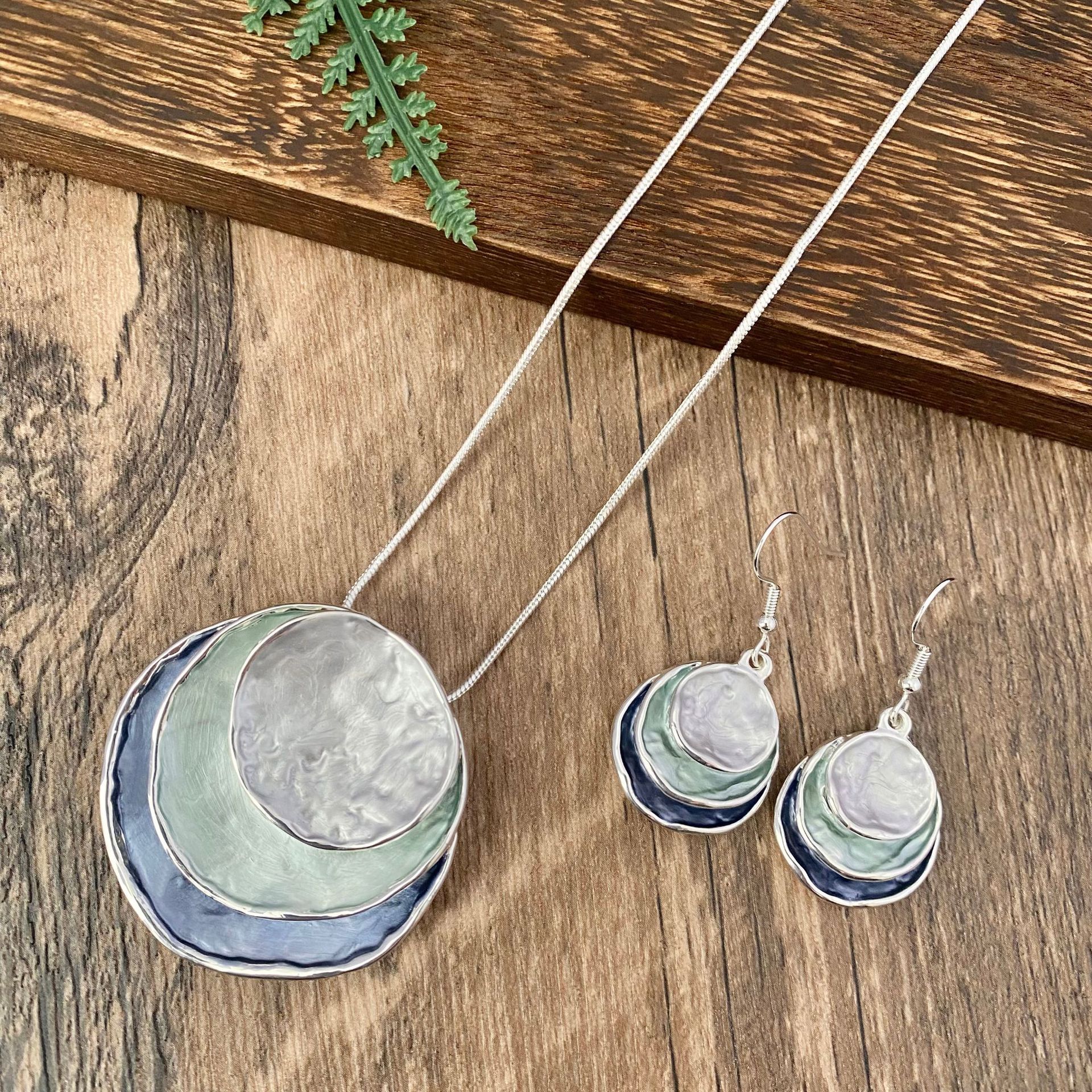 Orecchini e collana