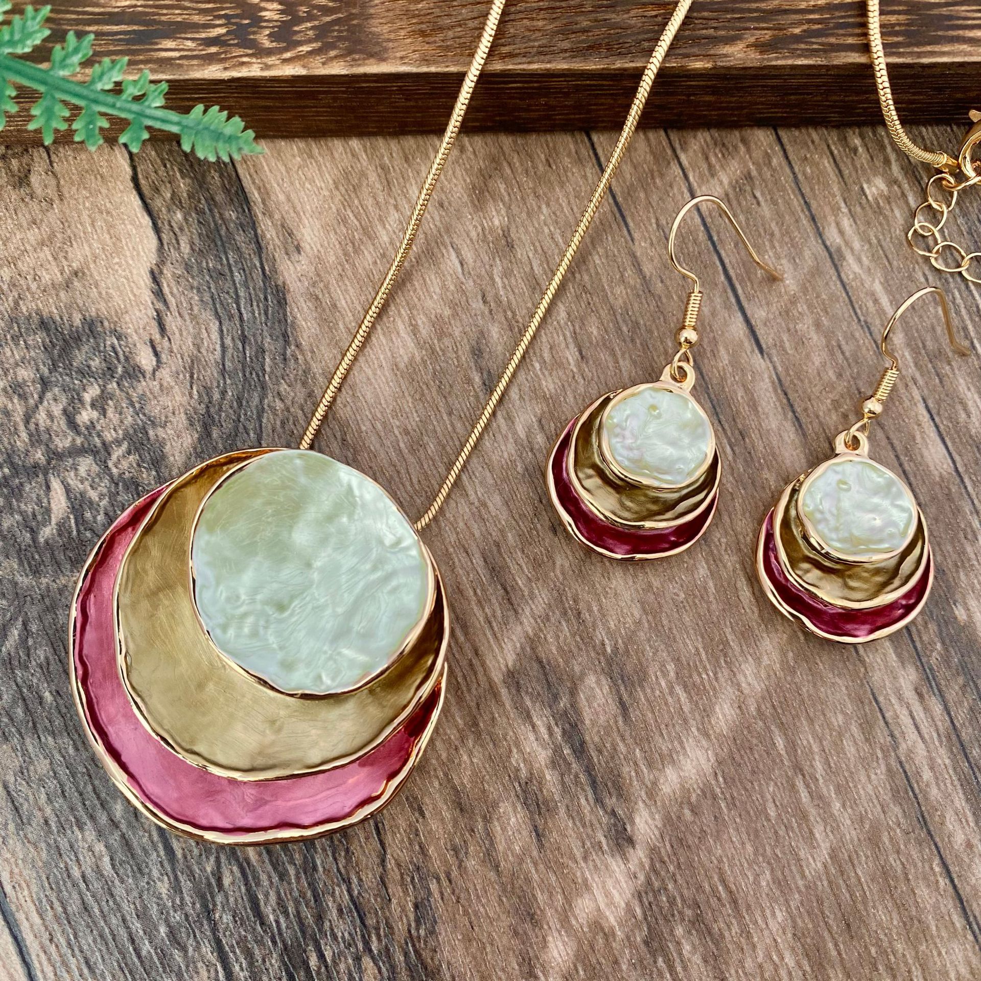 Orecchini e collana