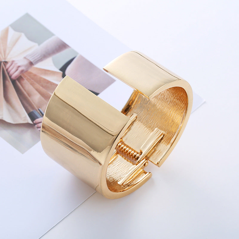 Bracciale asimmetrico
