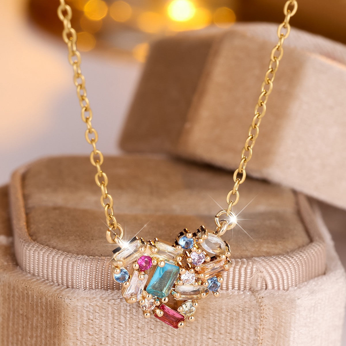 Collana con pietre